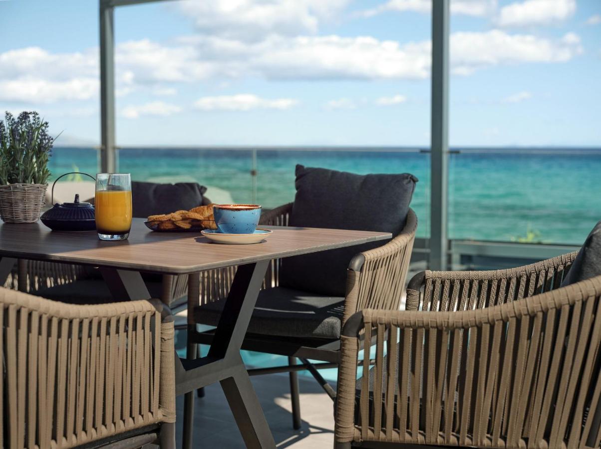 Blue View Villa - Coastal Elegance With Swim Spa, By Zantewize اليكاناس المظهر الخارجي الصورة