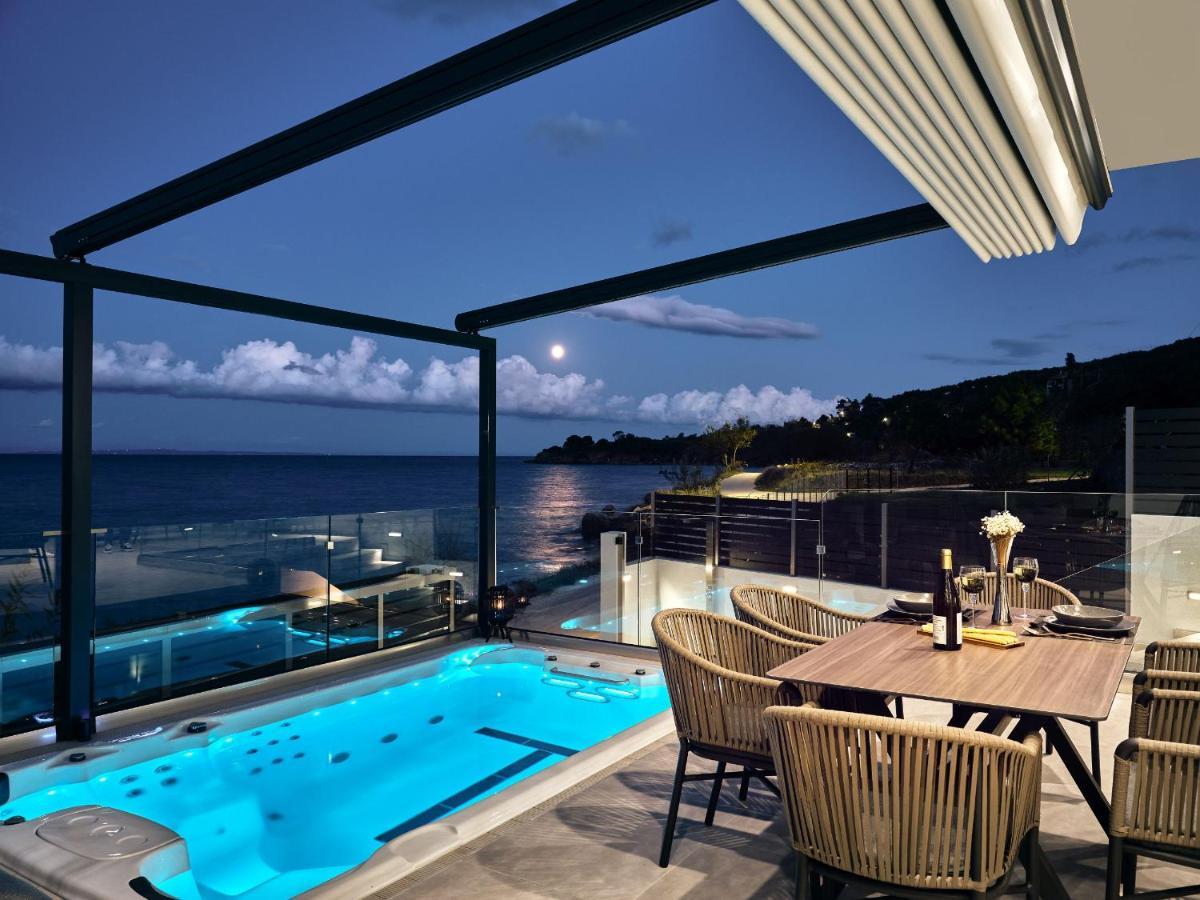 Blue View Villa - Coastal Elegance With Swim Spa, By Zantewize اليكاناس المظهر الخارجي الصورة