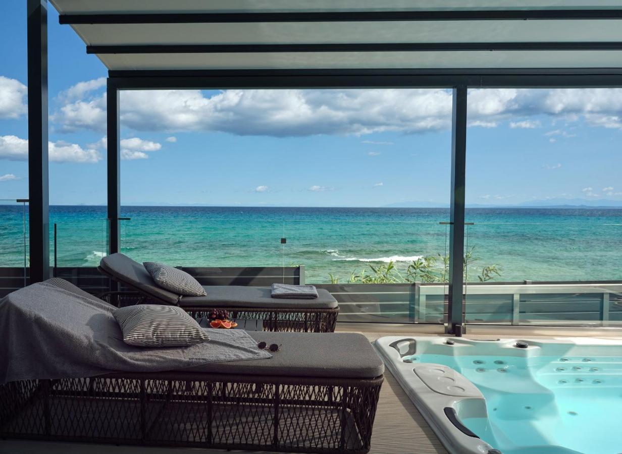 Blue View Villa - Coastal Elegance With Swim Spa, By Zantewize اليكاناس المظهر الخارجي الصورة