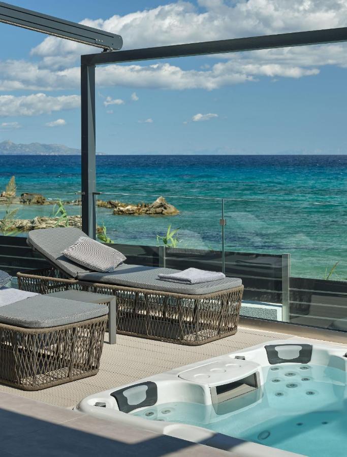 Blue View Villa - Coastal Elegance With Swim Spa, By Zantewize اليكاناس المظهر الخارجي الصورة